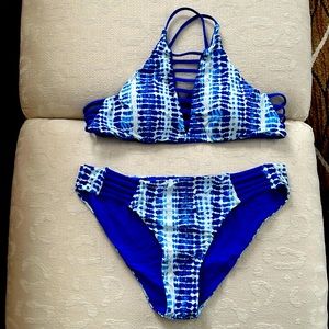 TINI BIKINI SWIMWEAR ~ Blue Tie Dye BIKINI 2 Pc SWIMSUIT ~ Reversible ~ Medium.